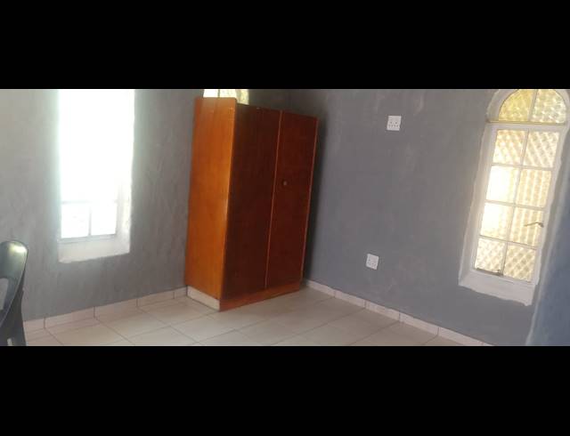 1 BEDROOM FLAT TO LET IN BIRCHLEIGH